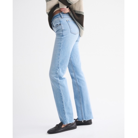 Abercrombie & Fitch Mid Rise 90's Straight Raw Hem Jean Size 30 Regular - Picture 5 of 16